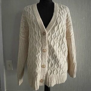 Vintage 90s American Eagle Outfitters Oversized cable Knit Cardigan.  Size M